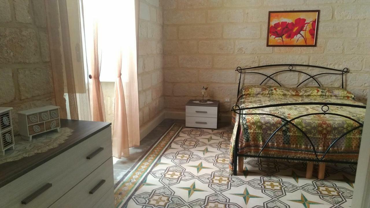 Apartamento La Terrazza Sul Castello Palmariggi Exterior foto