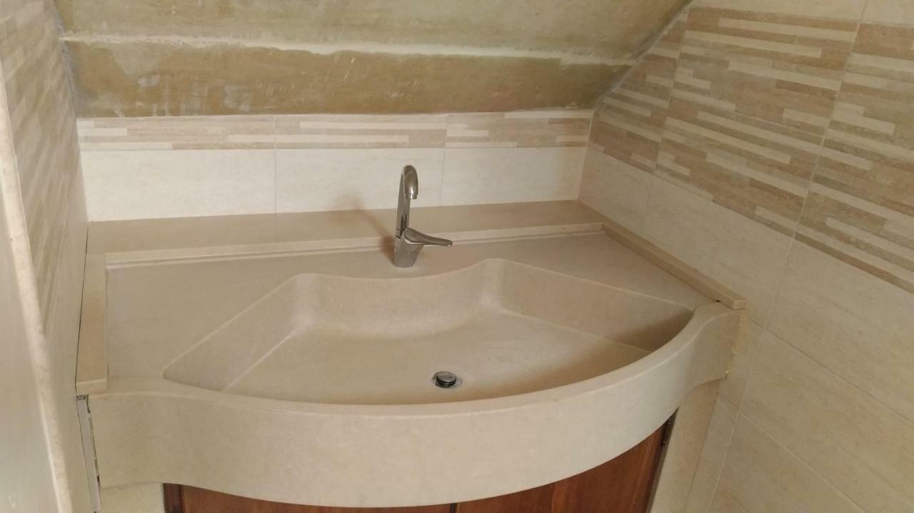 Apartamento La Terrazza Sul Castello Palmariggi Exterior foto