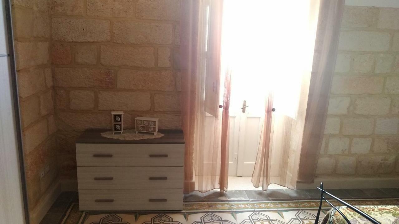 Apartamento La Terrazza Sul Castello Palmariggi Exterior foto